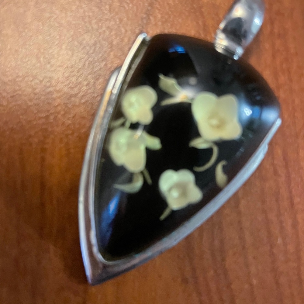 Glass pendant - Picture 2 of 2